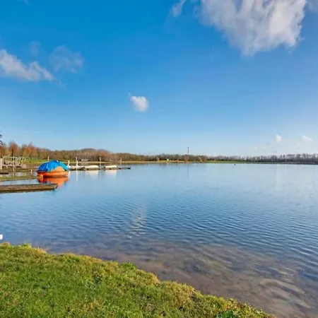 Detached Near Nijmegen 度假居 Ewijk